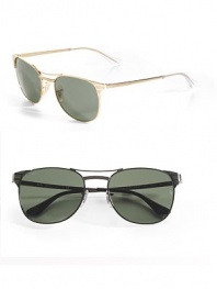 First introduced in 1968, these eye-catching metal frames have etched horizontal bands that add texture and style. Availabe in arista with green lens or gunmetal with green lens. Signature logo at temple UV 400 lens 100% UV protection Made in Italy 