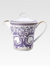 Inspired by the distinguished style of the French Royal Court of Louis XIV, this porcelain collection features the kind of elegance that could only come from the House of Versace. From the Le Grand Divertissement CollectionPorcelain43 oz.Hand washMade in Germany
