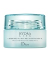 This comforting and protective crème treatment with the added benefit of SPF 15 stimulates water circulation between skin layers, immediately nourishes the skin for a natural radiant glow and protects against environmental stress. Hydra Life Pro-Youth Protective Crème SPF 15 provides care for skin in need of long lasting hydration.