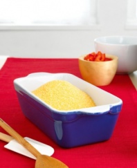 Clever cooks and avid gourmets alike will appreciate the quality and old world craftsmanship of this versatile French loaf pan. Unique deep dish design cradles foods to retain moisture and heat for a flavorful result. Side handles make it easier to lift and present at the table.
