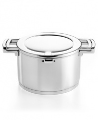 At your service. Ready to whip up culinary masterpieces, this covered stockpot expertly preps soups, braised meats, flavorful sauces and more in a durable stainless steel construction that delivers incredible heat-up and control. The versatile pot works on all stovetops and slips right in the dishwasher. Limited lifetime warranty.