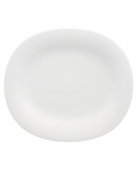 Fresh modern from Villeroy & Boch dinnerware. The dishes in this set are sheer white china in oval form that inspires simply harmonious dining. A soft fluidity and radiant glaze give these dinner plates quiet elegance and lasting appeal.