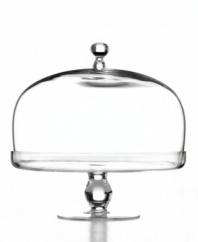 A clear winner for timeless style and--with a large domed lid that keeps desserts fresh--smart design, the Michelangelo Masterpiece cake stand is an invaluable addition to everyday and formal tables alike. In luminous, lead-free glass from Luigi Bormioli's collection of serveware.