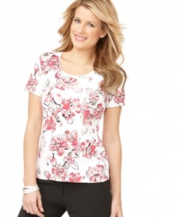 Add a touch of romance to a casual ensemble with this floral-printed petite top by Karen Scott-at such a great price, you can't afford not to!
