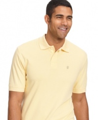 With the soft and versatile design of this cotton interlock polo from Izod, it's smooth sailing for your summertime wardrobe.