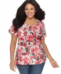 Brighten up your weekend look with Karen Scott's short sleeve plus size top, blossoming a floral print-- it's an Everyday Value!
