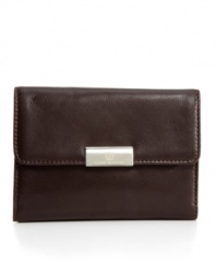 Slip it into your hand: this flap indexer from Giani Bernini is crafted from super-soft glove leather for a luxe feel.