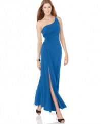 Hailey Logan's ankle-skimming gown is a classic that never goes out of style. Pair with peep-toe pumps for a statuesque silhouette!