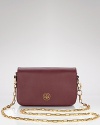 Imbue your look with classic cool with this Saffino leather shoulder bag from Tory Burch.