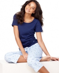 Just imagine the sound of waves. Sleep soundly with the shore-inspired print of these soft, cotton pajamas by Nautica.