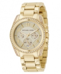 Wear beauty on your sleeve with this timeless watch from Michael Kors.