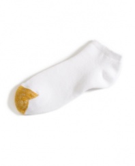 Cushion each step. Line your shoes with these plush ankle socks by Gold Toe. Come in a pack of six.