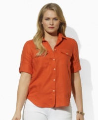 Tailored for an easy, modern fit from lightweight linen, this iconic plus size linen shirt from Lauren by Ralph Lauren is infused with safari inspiration.