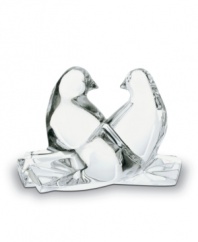 Pure symbols of love and peace the Loving Doves from Baccarat are united for eternity. A delightful and moving way to commentate any wedding or anniversary.