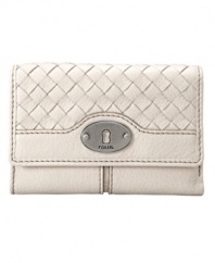 A timeless style featuring clean lines and a refined woven design, perfectly accented with vintage-chic hardware.  This multi-function wallet from Fossil keeps all your essentials in line while staying compact in size.