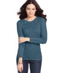 Slub knit meets the classic thermal in this extra cozy tee from Planet Gold – a perfect choice for adding variation to your stock of winter tops!
