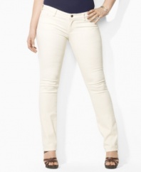 An essential denim jean features a slim, straight leg and a hint of stretch for a versatile, modern look in this plus size Lauren by Ralph Lauren look.