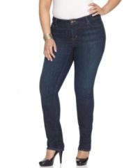 Sport a sleek look with DKNY Jeans' plus size skinny jeans, finished by a flattering dark wash.