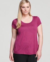 A vivid jewel tone lends luxe appeal to a classic Eileen Fisher Plus tee. Set off the shade with sleek separates and turn heads in brilliant color.