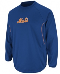 Get your head in the game with this New York Mets sweatshirt from Majestic.