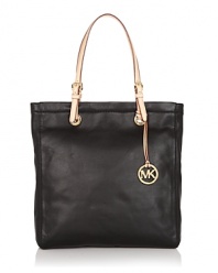 An incomparably chic tote from MICHAEL Michael Kors in luxe pebbled leather.