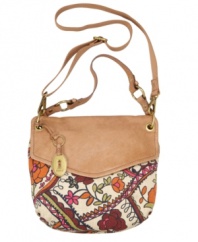 Keep your cool with this casual crossbody from Fossil. Featuring classic signature charms and a fun-loving print, this laid back design will get you where you need to go in style.