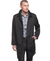 Don't let the weather stop you. This raincoat from London Fog is ready to handle any storm.