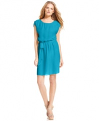 In a relaxed fit, this petite MICHAEL Michael Kors dress is both effortlessly chic and figure flattering!