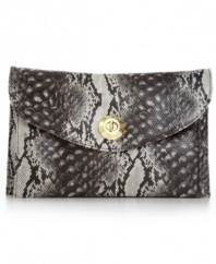 Have a penchant for python print? Then this come-hither clutch by Steve Madden is the accessory for you.  Dressed up in glam gold-tone hardware and ladylike chain-link strap, it's the perfect complement to your evening out.