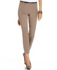 A sophisticated petite ankle pant from Alfani defines casual chic with its sleek, skinny leg. Show off statement pumps or wear it simple accessories for classic style.