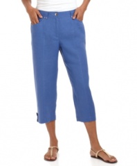 Start spring off right in these breezy linen pants from JM Collection. Comfortable and chic, they pair with anything from button-down blouses to scoopneck tees.