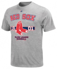 Give your favorite baseball team props. Slide into comfort and sporty style so you can cheer long and loud in this Boston Red Sox MLB t-shirt from Majestic.
