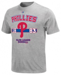 Give your favorite baseball team props. Slide into comfort and sporty style so you can cheer long and loud in this Philadelphia Phillies MLB t-shirt from Majestic.