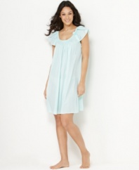 Easy, breezy evening style. With flutter sleeves and beautiful pleating, this short gown by Miss Elaine is perfection.