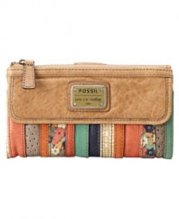 An everyday wallet with an earthy vibe is ideal for the boho girl at heart. A neutral color palette and pretty patchwork design decorate this leather wallet for a nature-chic look you'll love.