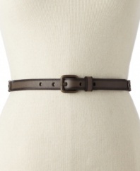 Details make all the difference. Fossil spices up the classic skinny belt with hinges and worn hardware.