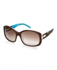 Look young and sexy in sunglasses by Guess by Marciano. Give in to your adventurous side with timeless styles.