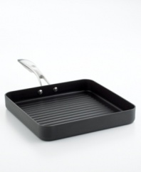 Great grilling is not just for the great outdoors. This hard-anodized aluminum grill spreads heat quickly and evenly for perfectly prepared meals, while a nonstick cooking surface, complete with raised grilling ridges, makes it easy to cook healthier with low or no fat. Limited lifetime warranty.