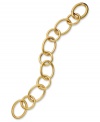 Links of love. Interlocking oval links adorn this trendy bracelet by Giani Bernini. Crafted in 24k gold over sterling silver with a hinge clasp. Approximate length: 8 inches.