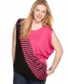 Land an on-trend look with ING's sleeveless plus size top, sporting a colorblocked design!