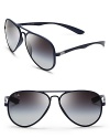 Super light and style-right, these Ray-Ban aviator sunglasses will lighten up your outlook.