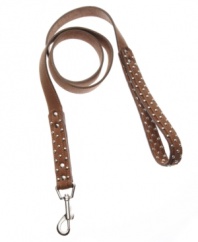 Give your pooch a studly new look with Kane & Couture's Remy dog leash from the Bubba Dog collection. Crafted from stylish nubuck leather and topped with edgy silver toned studs for a biting new look. Pair with the Remy collar to complete the set.