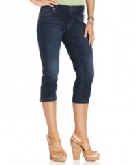 These super-flattering petite jeans from DKNY Jeans feature a cropped, skinny silhouette and dark wash that instantly lengthens your legs! Pair them with your favorite summer heels!
