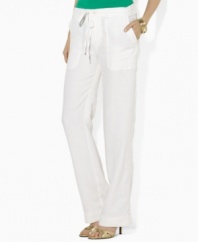 Lauren by Ralph Lauren's chic petite wide-leg pants are updated for the season, rendered in breezy washed linen. Standard-rise belted waist, zip fly with top button closure. (Clearance)
