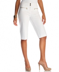 Exposed zipper pockets add stylish edge to these Alfani petite capri pants -- a summer must-have! (Clearance)
