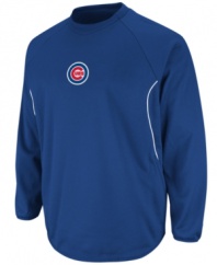 Aim for the fences. Hit comfort and style out of the park and cheer on your favorite Chicago team with this Cubs MLB Therma Base tech fleece from Majestic.