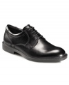 Polished enough for the office and cool enough for casual wear, few shoes can match the versatility and charm of these smooth plain toe oxford men's dress shoes from Ecco.