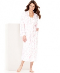 Get in touch with your sweet side in this delicately detailed robe by Charter Club. A pretty floral print combines with lace and ribbon for a soft, feminine feel.