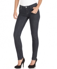 Show off your petite shape with MICHAEL Michael Kors. Skinny jeans are on-trend for a fashionable fit that is ultra versatile.