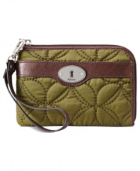 Join the quilted crowd with this vintage-inspired design from Fossil that goes from a wristlet to a wallet in just one click. The precisely organized interior is aligned with plenty of compartments--perfect for stashing cards, cash, coins and ID.